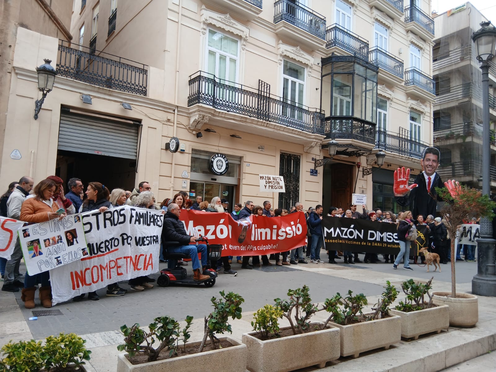 Les Corts rechazan la propuesta presentada por Compromís para reclamar la dimisión del president de la Generalitat Les Corts rechazan la propuesta presentada por Compromís para reclamar la dimisión del president de la Generalitat