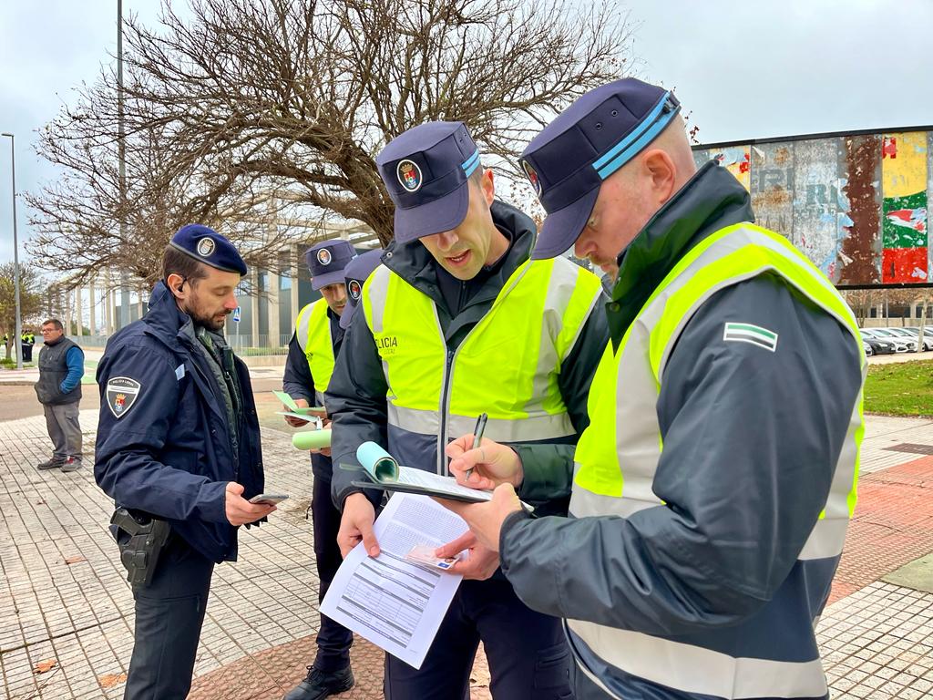 CSIF, UGT y CCOO destacan el proceso participativo para reformar la ley extremeña de Coordinación de Policías Locales CSIF, UGT y CCOO destacan el proceso participativo para reformar la ley extremeña de Coordinación de Policías Locales