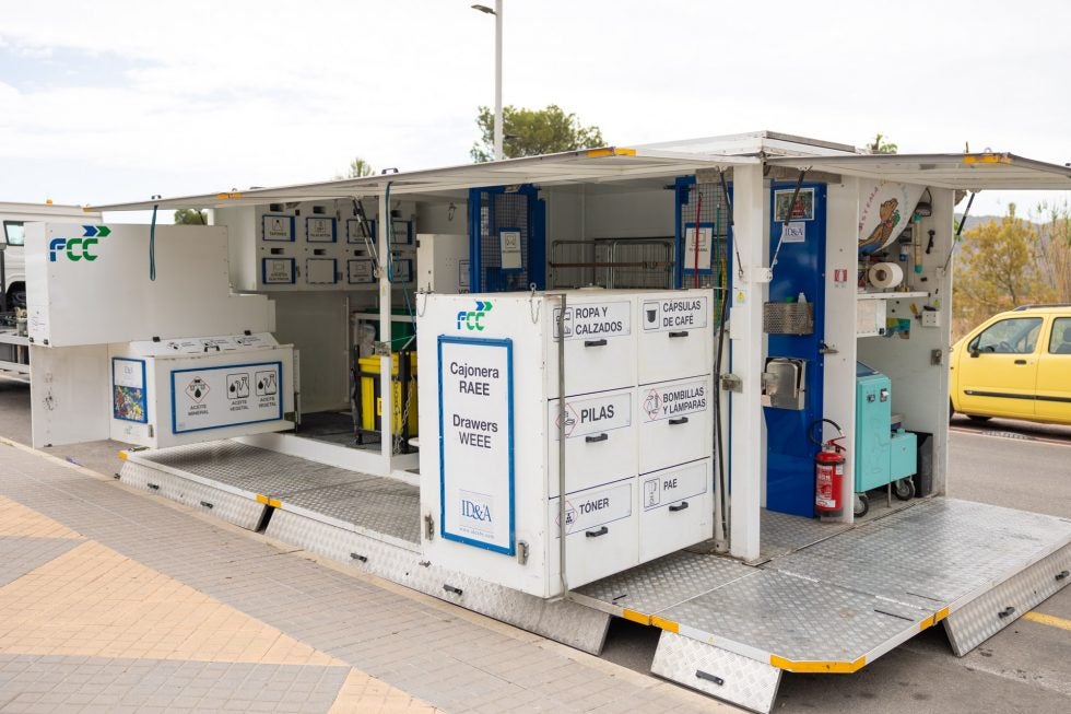 Este viernes podemos aprovechar para reciclar en el ecoparque móvil del mercadillo de l'Alfàs Este viernes podemos aprovechar para reciclar en el ecoparque móvil del mercadillo de l'Alfàs