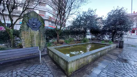 Vecinos del Ensanche de Santiago piden que se "dignifique" la Praza de Vigo y el lugar en donde se encontraba la casa natal de Rosalía de Castro Vecinos del Ensanche de Santiago piden que se "dignifique" la Praza de Vigo y el lugar en donde se encontraba la casa natal de Rosalía de Castro