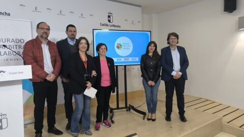 Junta de Comunidades y agentes sociales