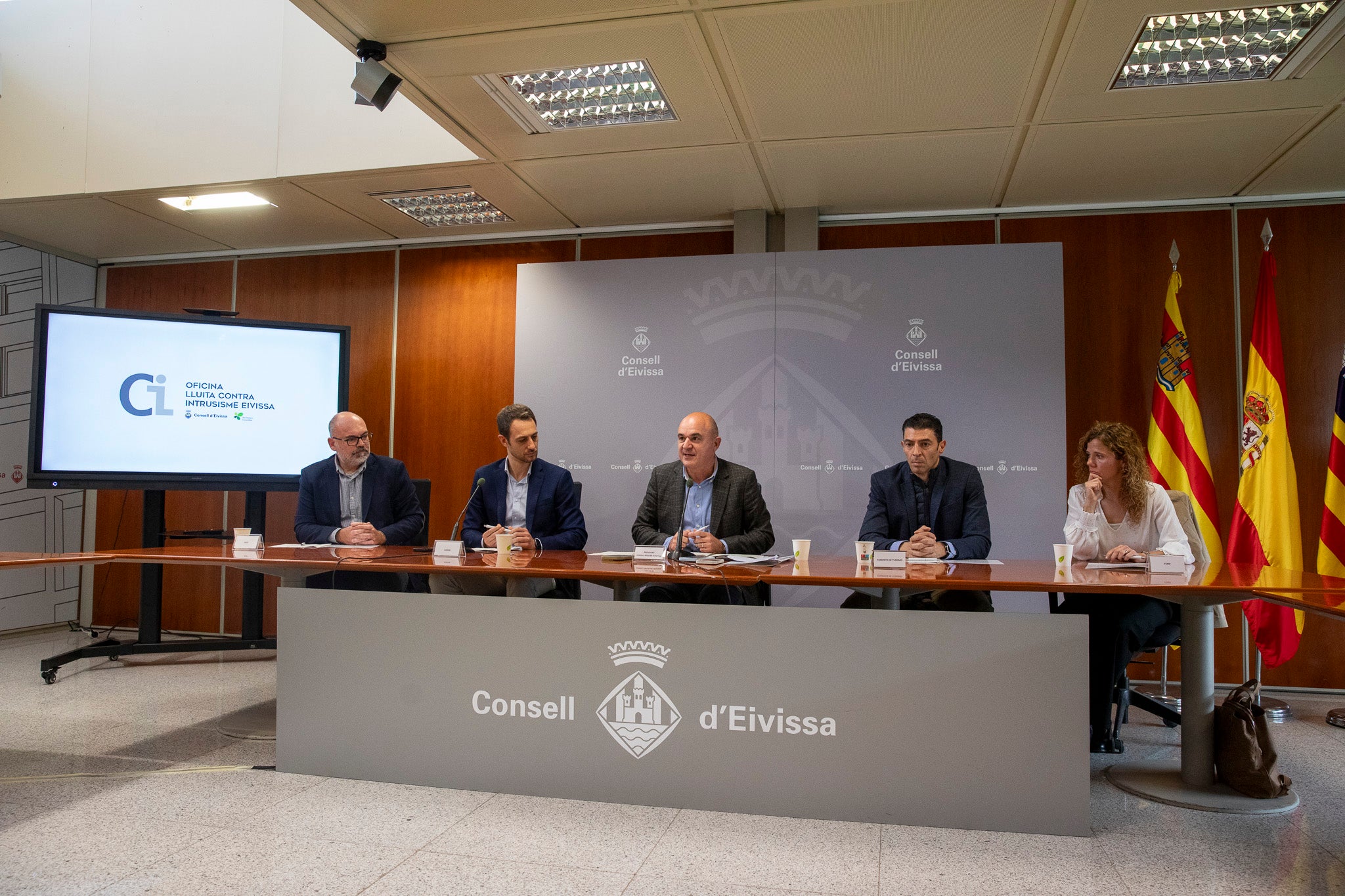 Acuerdo "histórico" en Ibiza para que Airbnb retire anuncios turísticos ilegales Acuerdo "histórico" en Ibiza para que Airbnb retire anuncios turísticos ilegales