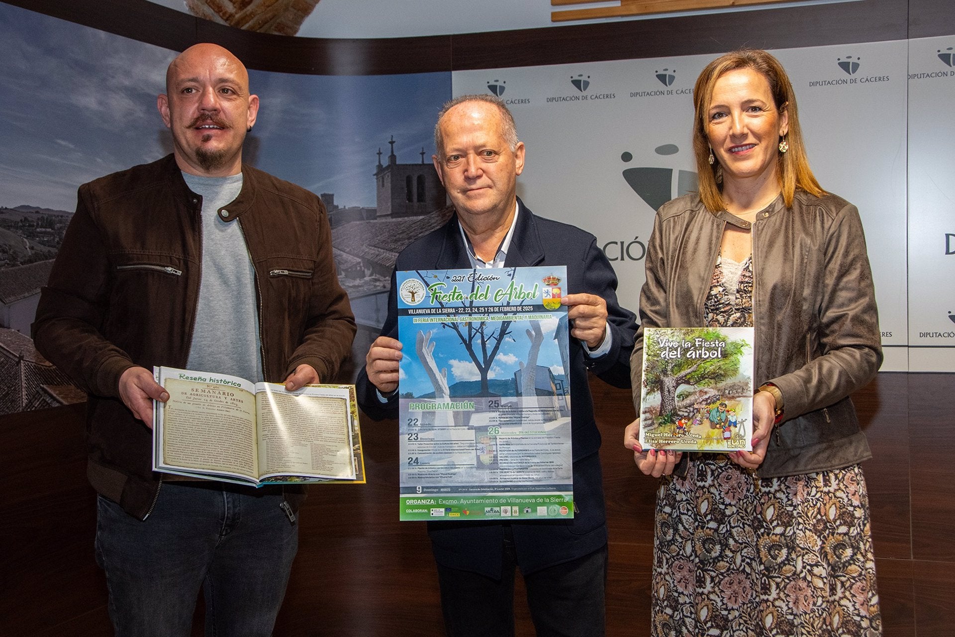 La Fiesta del Árbol de Villanueva de la Sierra llega a su 221 edición con la aspiración de ser reconocida mundialmente La Fiesta del Árbol de Villanueva de la Sierra llega a su 221 edición con la aspiración de ser reconocida mundialmente