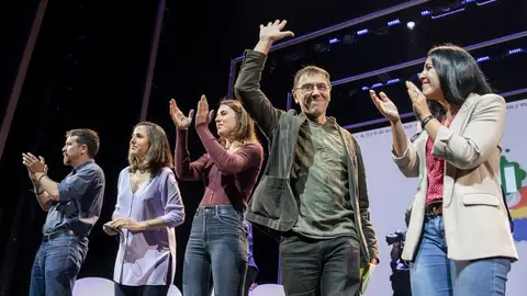 De derecha a izquierda, Juan Carlos Monedero, Irene Montero, Ione Belarra y Pablo Iglesias, en el acto de la 'Uni de otoño' en el Teatro Coliseum en 2022.