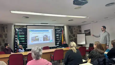 El Consorcio MásMedio pone en marcha en el Valle del Jerte el nuevo servicio de recogida de residuos domésticos El Consorcio MásMedio pone en marcha en el Valle del Jerte el nuevo servicio de recogida de residuos domésticos