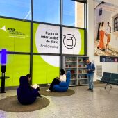 El Aeropuerto de Málaga-Costa del Sol estrena una zona de intercambio de libros