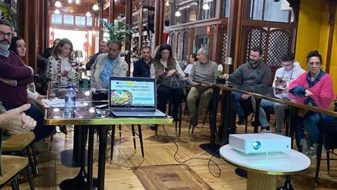 Medio centenar de empresas turísticas y almazaras pacenses se adhieren a la Red de Rutas de Aceite de Oliva Virgen Extra Medio centenar de empresas turísticas y almazaras pacenses se adhieren a la Red de Rutas de Aceite de Oliva Virgen Extra