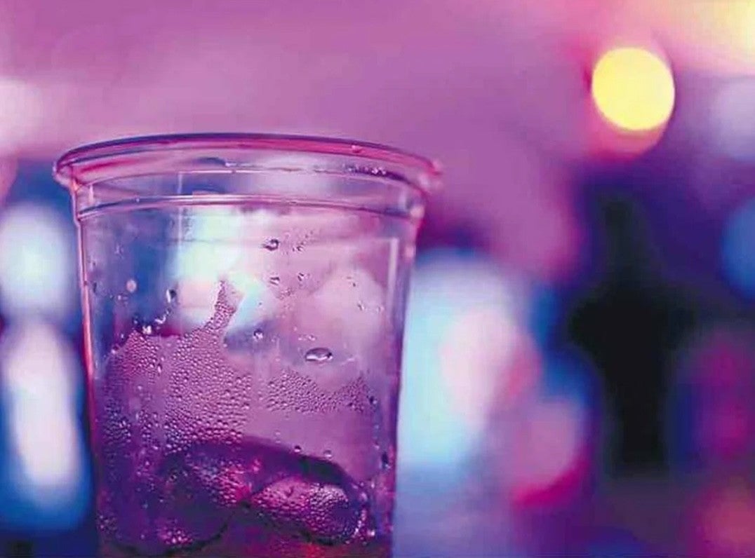 Detenido en Huesca por comprar jarabe con recetas falsas para hacer "purple drank" Detenido en Huesca por comprar jarabe con recetas falsas para hacer "purple drank"