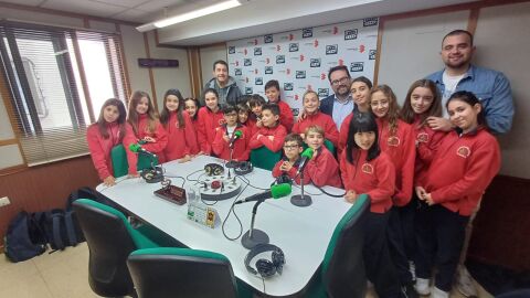 Alumnos del colegio Santo Tom&aacute;s han visitado Onda Cero Ciudad Real