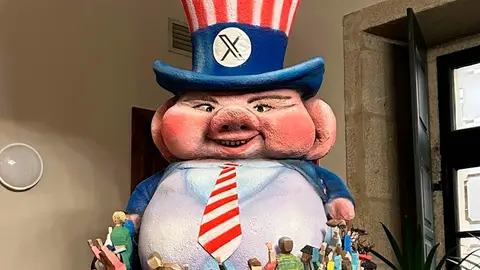 Donald Trump y Elon Musk, presentes en el 'meco' del 'Entroido' compostelano, que se quemará en la Praza Roja Donald Trump y Elon Musk, presentes en el 'meco' del 'Entroido' compostelano, que se quemará en la Praza Roja