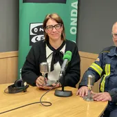 Antonia Triguero, presidenta de Inca Solidaria, y Felipe Ortiz, de Emergencias 112, en representación de los voluntarios que se volcaron con los afectados de Valencia tras la DANA, galardonados con el Premio de Solidaridad de Onda Cero Mallorca Antonia Triguero, presidenta de Inca Solidaria, y Felipe Ortiz, de Emergencias 112, en representación de los voluntarios que se volcaron con los afectados de Valencia tras la DANA, galardonados con el Premio de Solidaridad de Onda Cero Mallorca