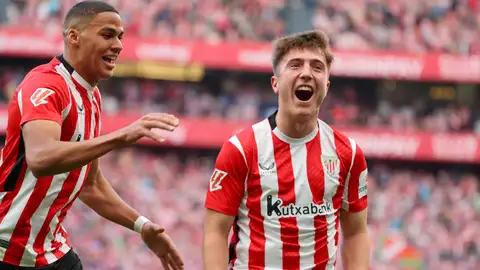 Mikel Jauregizar del Athletic Club celebra tras marcar el 1-0 al Real Valladolid durante el partido de LaLiga disputado en San Mamés. Mikel Jauregizar del Athletic Club celebra tras marcar el 1-0 al Real Valladolid durante el partido de LaLiga disputado en San Mamés.