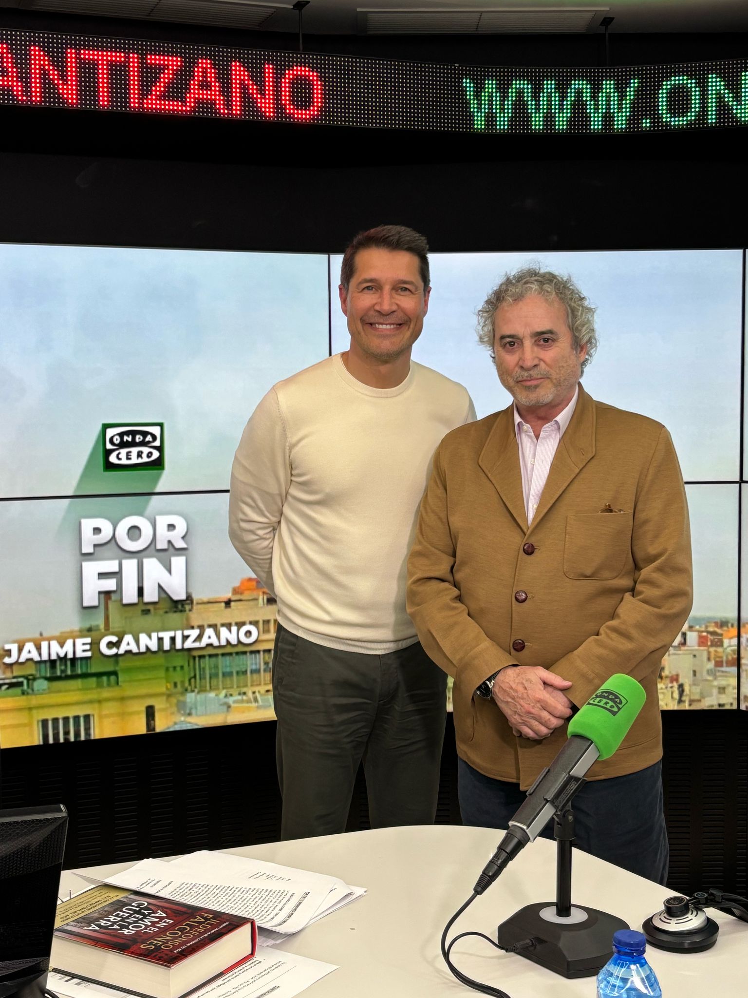 Ildefonso Falcones: "La historia es una, con independencia de las interpretaciones que se puedan hacer" Ildefonso Falcones: "La historia es una, con independencia de las interpretaciones que se puedan hacer"