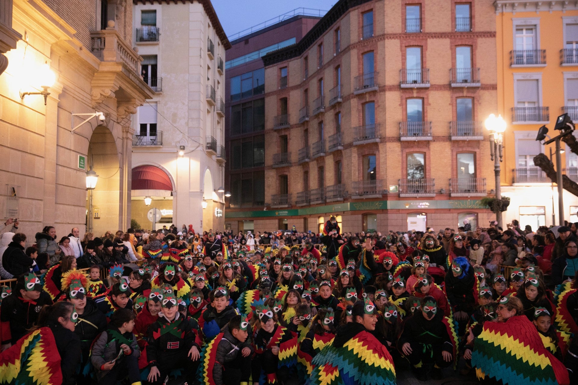 Huesca retrasa media hora el desfile de disfraces por el partido de la SD Huesca Huesca retrasa media hora el desfile de disfraces por el partido de la SD Huesca