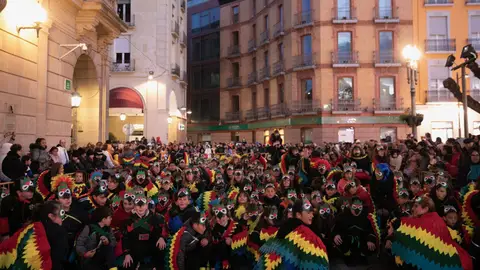 Huesca retrasa media hora el desfile de disfraces por el partido de la SD Huesca Huesca retrasa media hora el desfile de disfraces por el partido de la SD Huesca