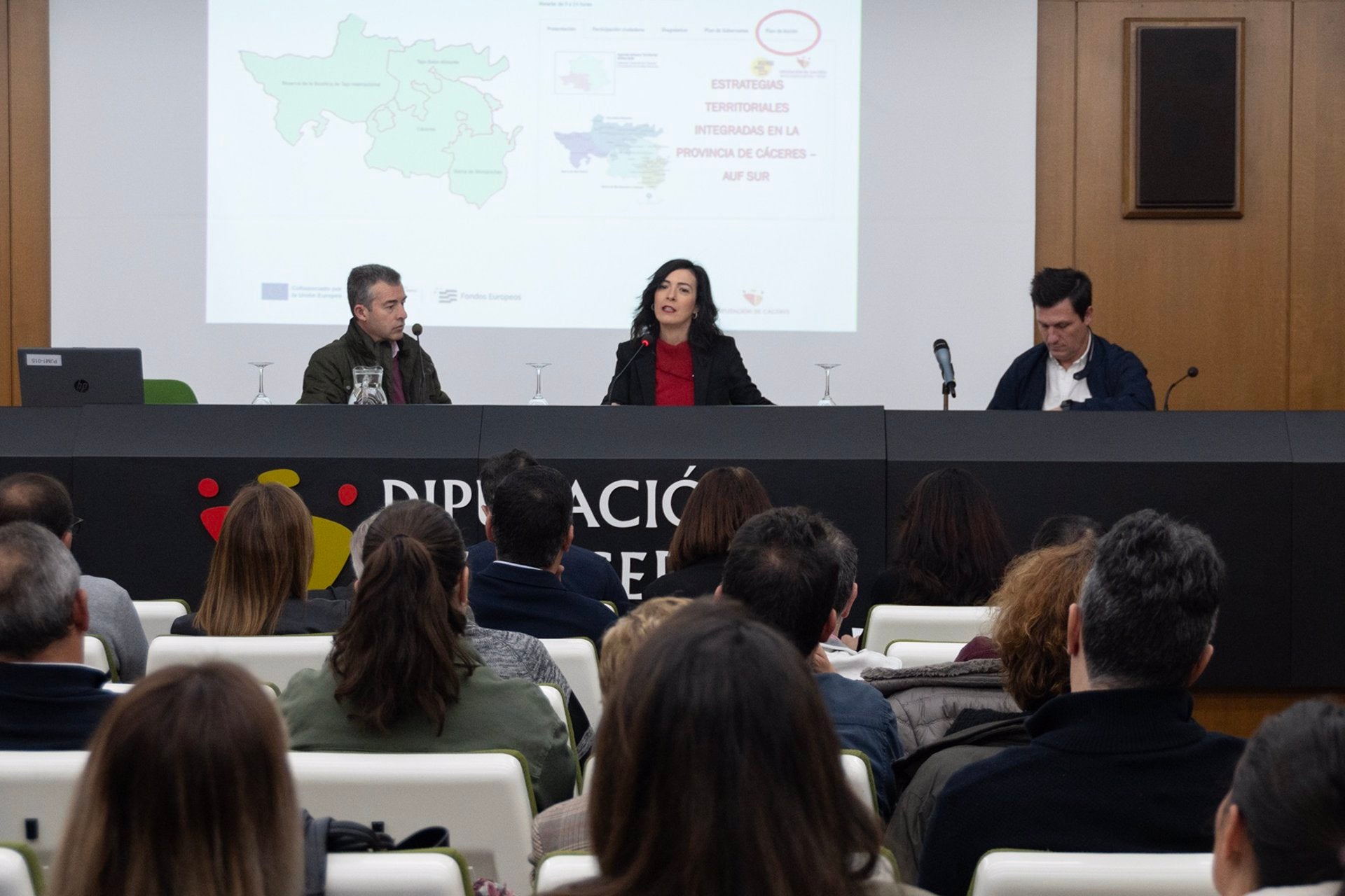 La Diputación de Cáceres optará a 40 millones de fondos Feder para desarrollo urbano sostenible en los municipios La Diputación de Cáceres optará a 40 millones de fondos Feder para desarrollo urbano sostenible en los municipios