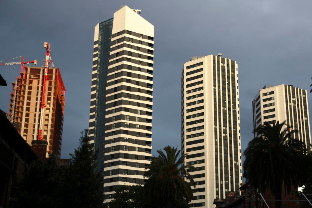 El Congreso decide hoy si reforma la ley del suelo, con el voto clave del PP El Congreso decide hoy si reforma la ley del suelo, con el voto clave del PP