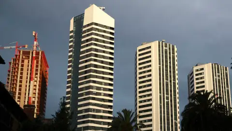 Imagen de archivo de viviendas residenciales y en construcción en Bilbao. Imagen de archivo de viviendas residenciales y en construcción en Bilbao.