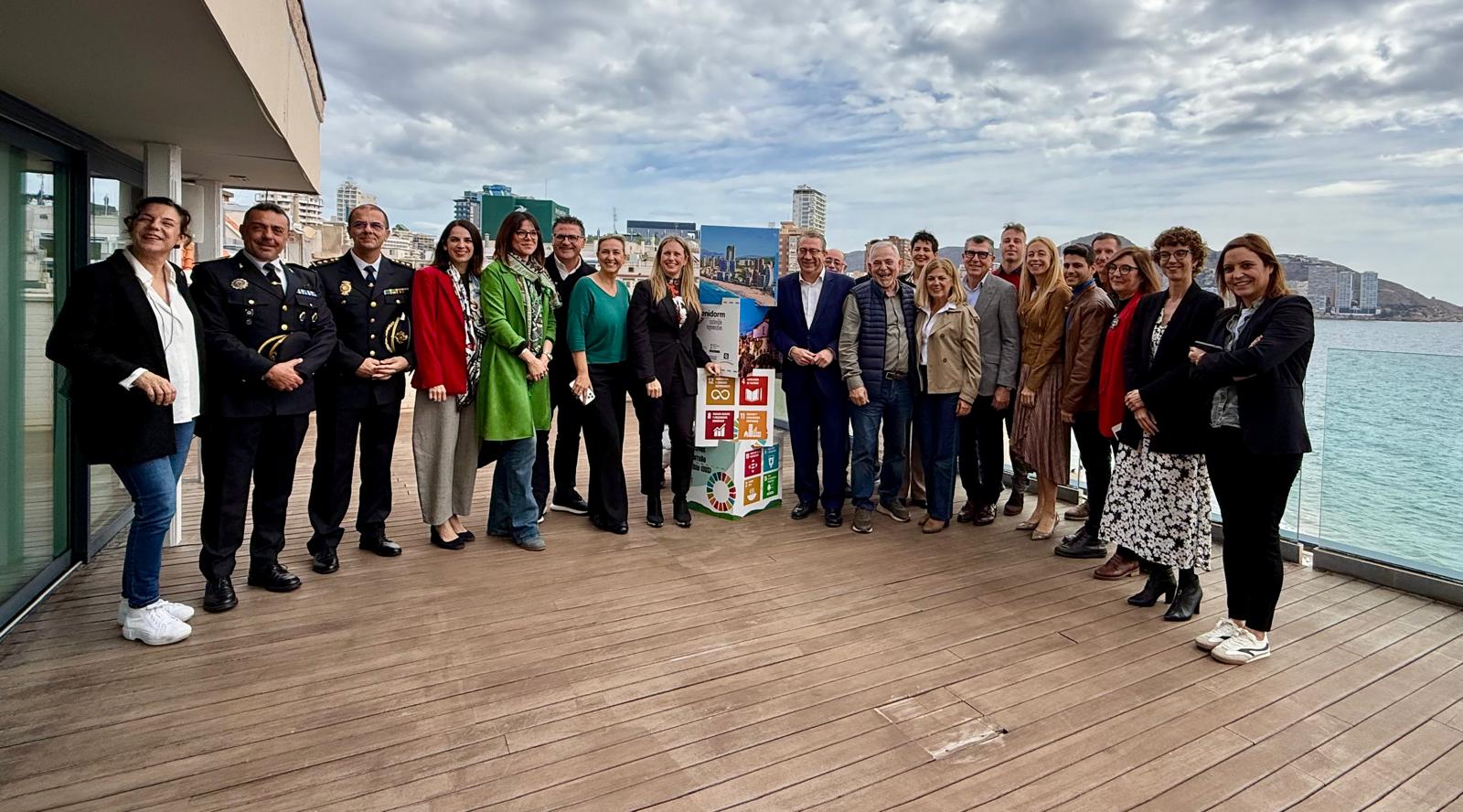 Benidorm presenta su hoja de ruta para defender su candidatura a integrarse en la Red Internacional de Observatorios de Turismo Sostenible de la ONU Benidorm presenta su hoja de ruta para defender su candidatura a integrarse en la Red Internacional de Observatorios de Turismo Sostenible de la ONU