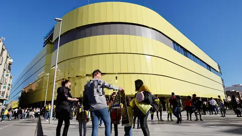 Libertad con cargos para los dos detenidos por la agresión a aficionados del Villarreal Libertad con cargos para los dos detenidos por la agresión a aficionados del Villarreal