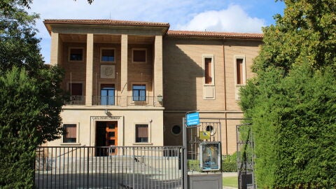 Instalaciones del Colegio Mayor Pedro Cerbuna en Zaragoza Instalaciones del Colegio Mayor Pedro Cerbuna en Zaragoza