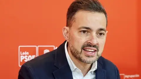 Diego Moreno volverá a presentarse contra Cendón para liderar el PSOE leonés Diego Moreno volverá a presentarse contra Cendón para liderar el PSOE leonés