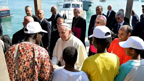 El papa Francisco, en su visita a la isla de Lampedusa. El papa Francisco, en su visita a la isla de Lampedusa.