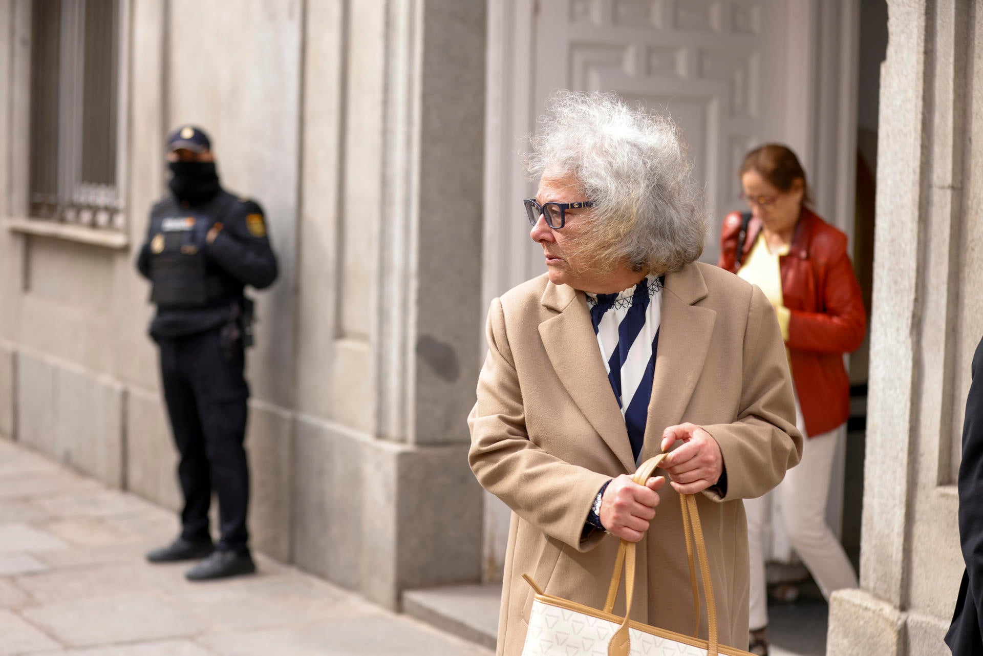 Carmen Pano ratifica ante el Supremo que entregó bolsas con 90.000 euros en Ferraz Carmen Pano ratifica ante el Supremo que entregó bolsas con 90.000 euros en Ferraz