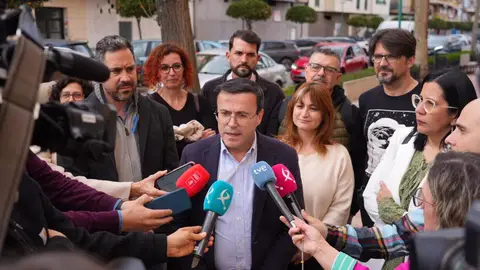 Gallardo pide por carta a las empresas propietarias de Almaraz que soliciten la prórroga al Gobierno de España Gallardo pide por carta a las empresas propietarias de Almaraz que soliciten la prórroga al Gobierno de España