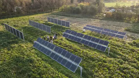 La Diputación acoge una jornada sobre Agrovoltaica para impulsar la generación de energía renovable sin menoscabo de la dagricultura .