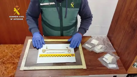 Imagen de algunas de las joyas recuperadas Imagen de algunas de las joyas recuperadas