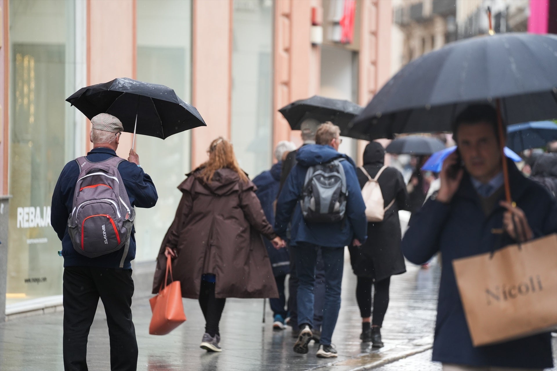 Vuelve la lluvia a la mayor parte de España: un frente frío atraviesa el país y deja estas zonas con avisos Vuelve la lluvia a la mayor parte de España: un frente frío atraviesa el país y deja estas zonas con avisos