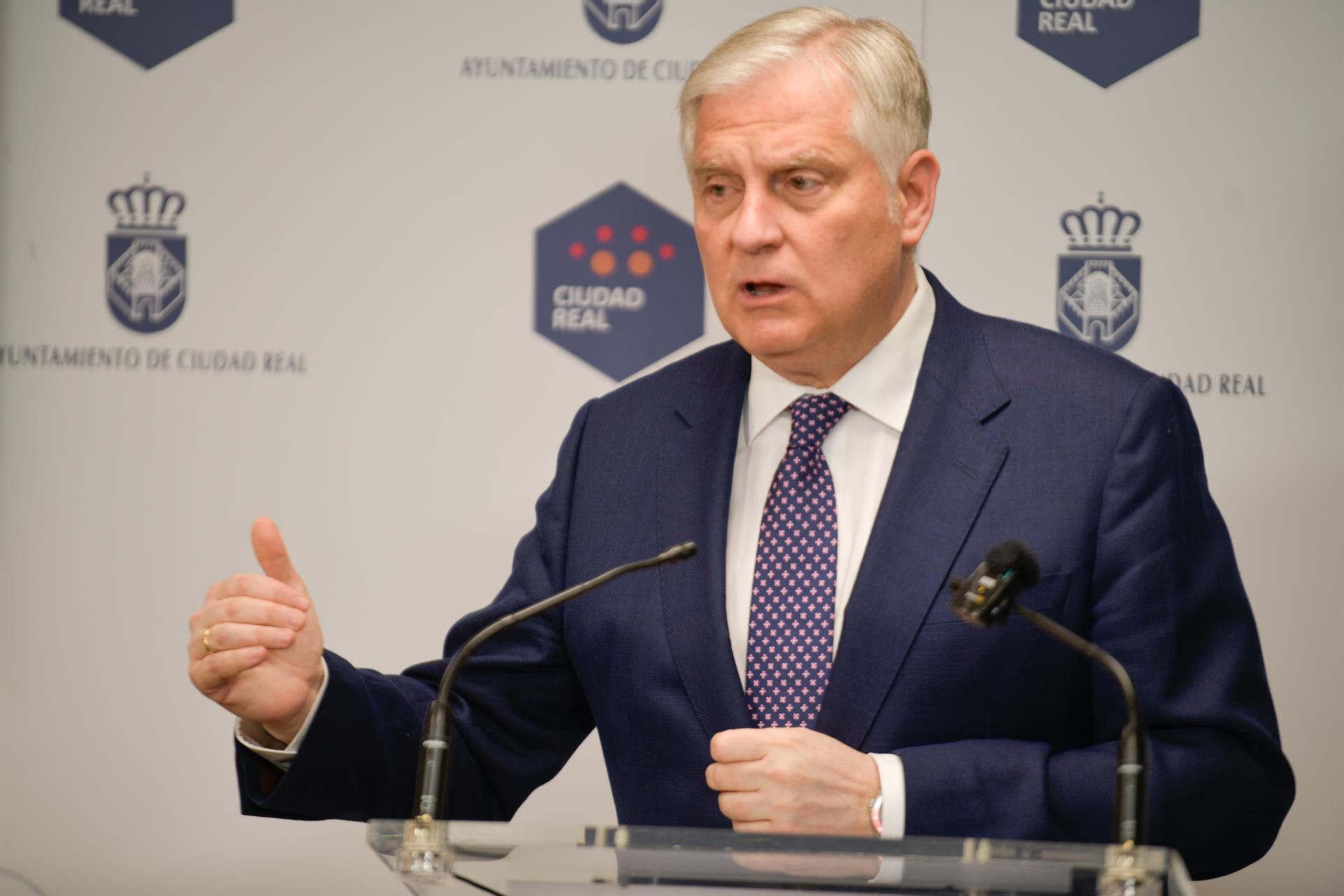 Cañizares no acepta "chantajes ni amenazas" tras anunciar Vox que queda en suspenso el pacto de gobierno en Ciudad Real Cañizares no acepta "chantajes ni amenazas" tras anunciar Vox que queda en suspenso el pacto de gobierno en Ciudad Real