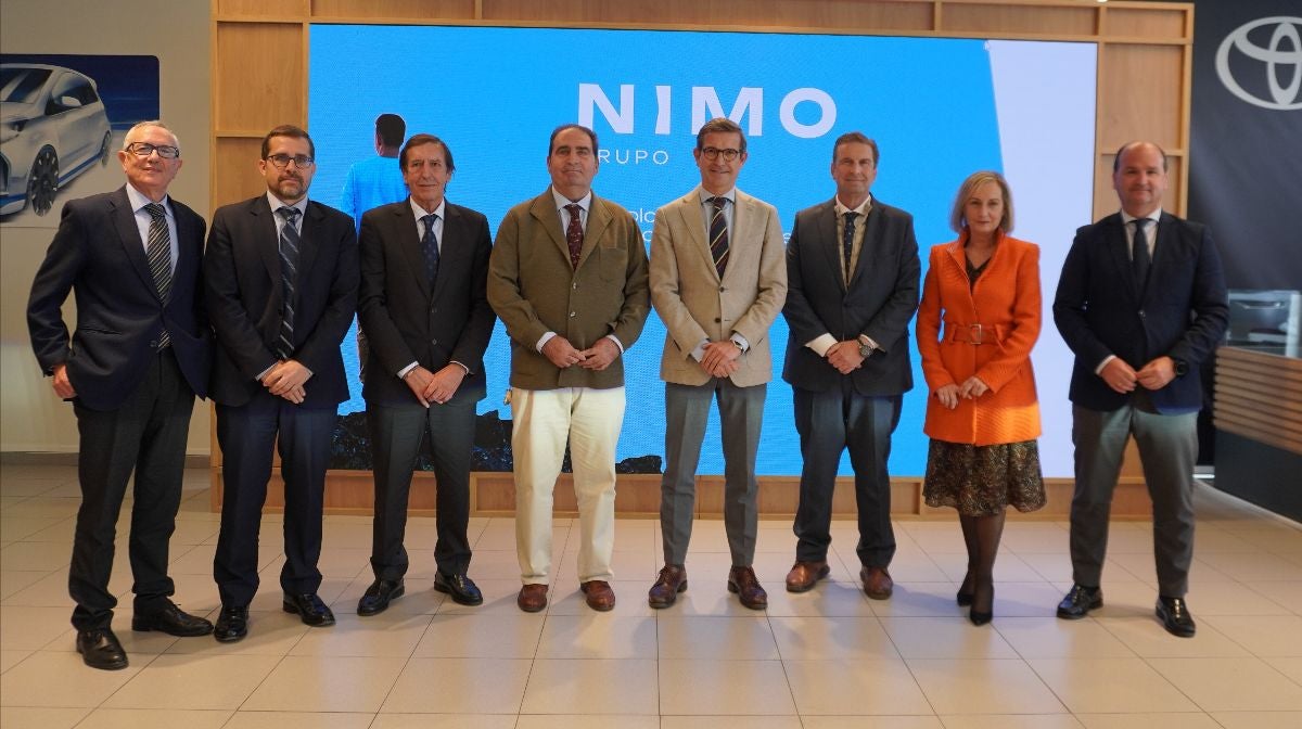El consejero de Industria, Minas y Energía, Jorge Paradela, visita la sede de Nimo Grupo para conocer su plan estratégico El consejero de Industria, Minas y Energía, Jorge Paradela, visita la sede de Nimo Grupo para conocer su plan estratégico