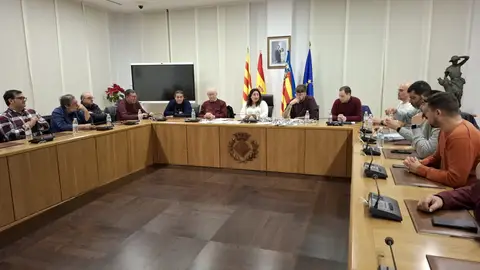 Reunión de coordinación con asociaciones de vecinos y comisión de peñas para coordinar el evento del sábado. Reunión de coordinación con asociaciones de vecinos y comisión de peñas para coordinar el evento del sábado.