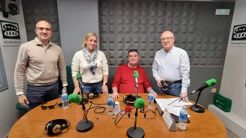 La consulta a las familias para elección de lengua en centros educativos, a debate en la tertulia semanal de 'Más de uno Vega Baja' La consulta a las familias para elección de lengua en centros educativos, a debate en la tertulia semanal de 'Más de uno Vega Baja'