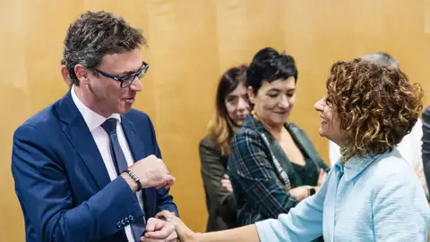 El conseller de Economía, Hacienda e Innovación del Govern balear, Antoni Costa y la vicepresidenta cuarta y ministra de Hacienda y Función Pública, María Jesús Montero, a su llegada a la reunión del Consejo de Política Fiscal y Financiera El conseller de Economía, Hacienda e Innovación del Govern balear, Antoni Costa y la vicepresidenta cuarta y ministra de Hacienda y Función Pública, María Jesús Montero, a su llegada a la reunión del Consejo de Política Fiscal y Financiera