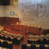 El decreto de medidas fiscales, Almaraz y el encuentro Madrid-Extremadura a debate en pleno este jueves en la Asamblea