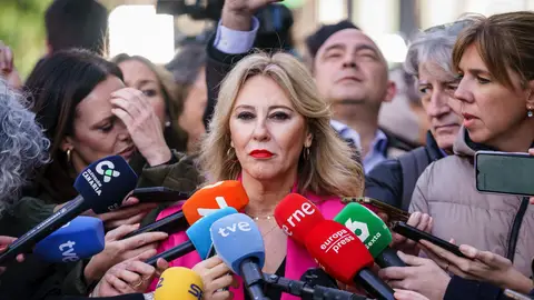 La consejera de Economía, Hacienda y Fondos Europeos de la Junta de Andalucía, Carolina España, atiende a los medios antes de la reunión del Consejo de Política Fiscal y Financiera. La consejera de Economía, Hacienda y Fondos Europeos de la Junta de Andalucía, Carolina España, atiende a los medios antes de la reunión del Consejo de Política Fiscal y Financiera.
