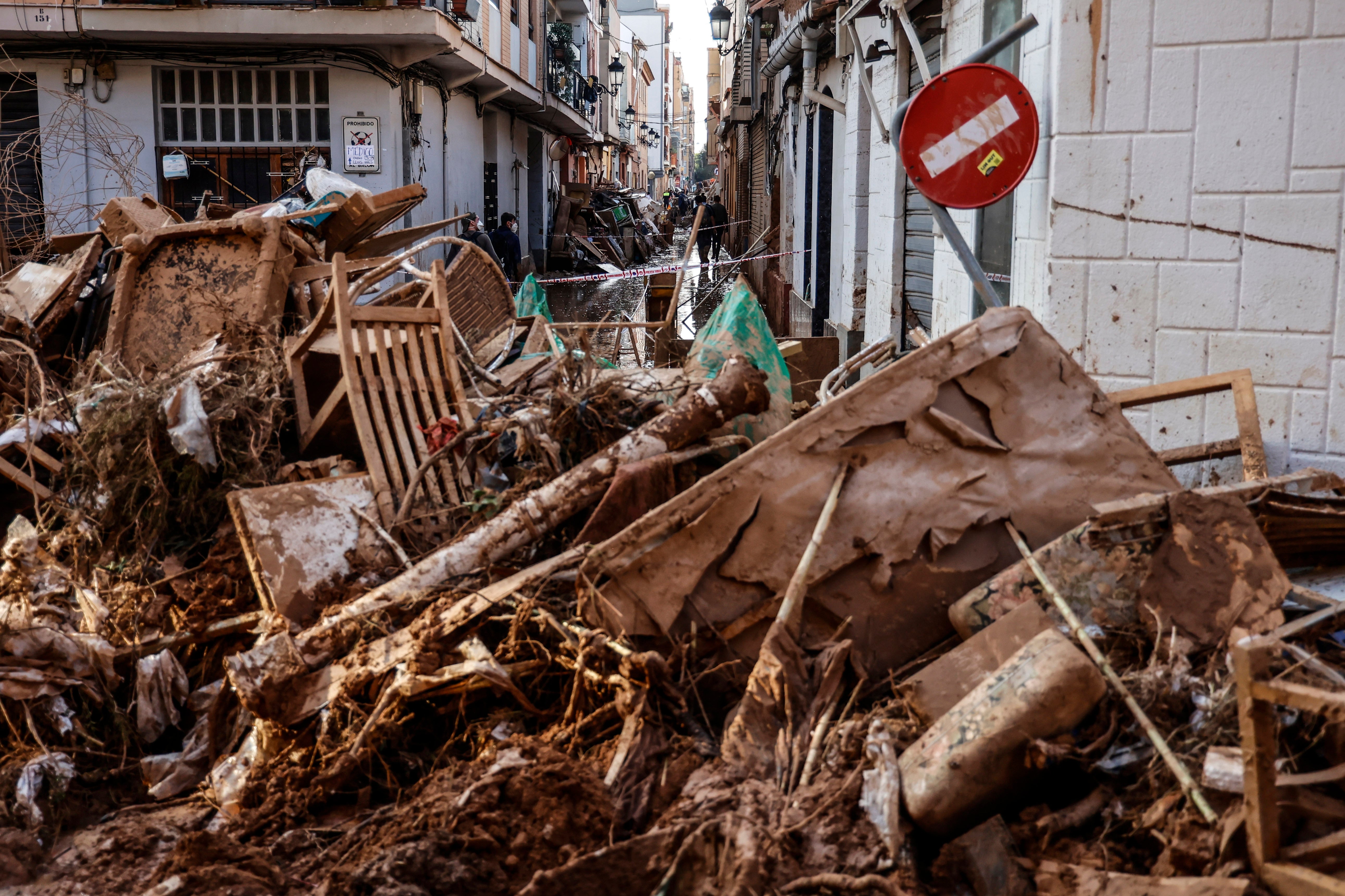 Los duros testimonios de los familiares de víctimas de la DANA: "Mi marido bajó al garaje y no volvió a salir" Los duros testimonios de los familiares de víctimas de la DANA: "Mi marido bajó al garaje y no volvió a salir"