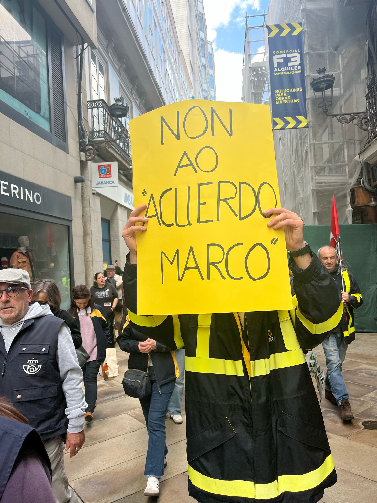 Los trabajadores de Correos se manifiestan para exigir un convenio digno Los trabajadores de Correos se manifiestan para exigir un convenio digno