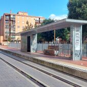 Uno de los apeaderos de la integración de Feve en León, totalmente abandonado
