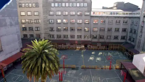 El Pleno de Santiago aprueba inicialmente la modificación puntual del PXOM en el ámbito del antiguo colegio Peleteiro El Pleno de Santiago aprueba inicialmente la modificación puntual del PXOM en el ámbito del antiguo colegio Peleteiro