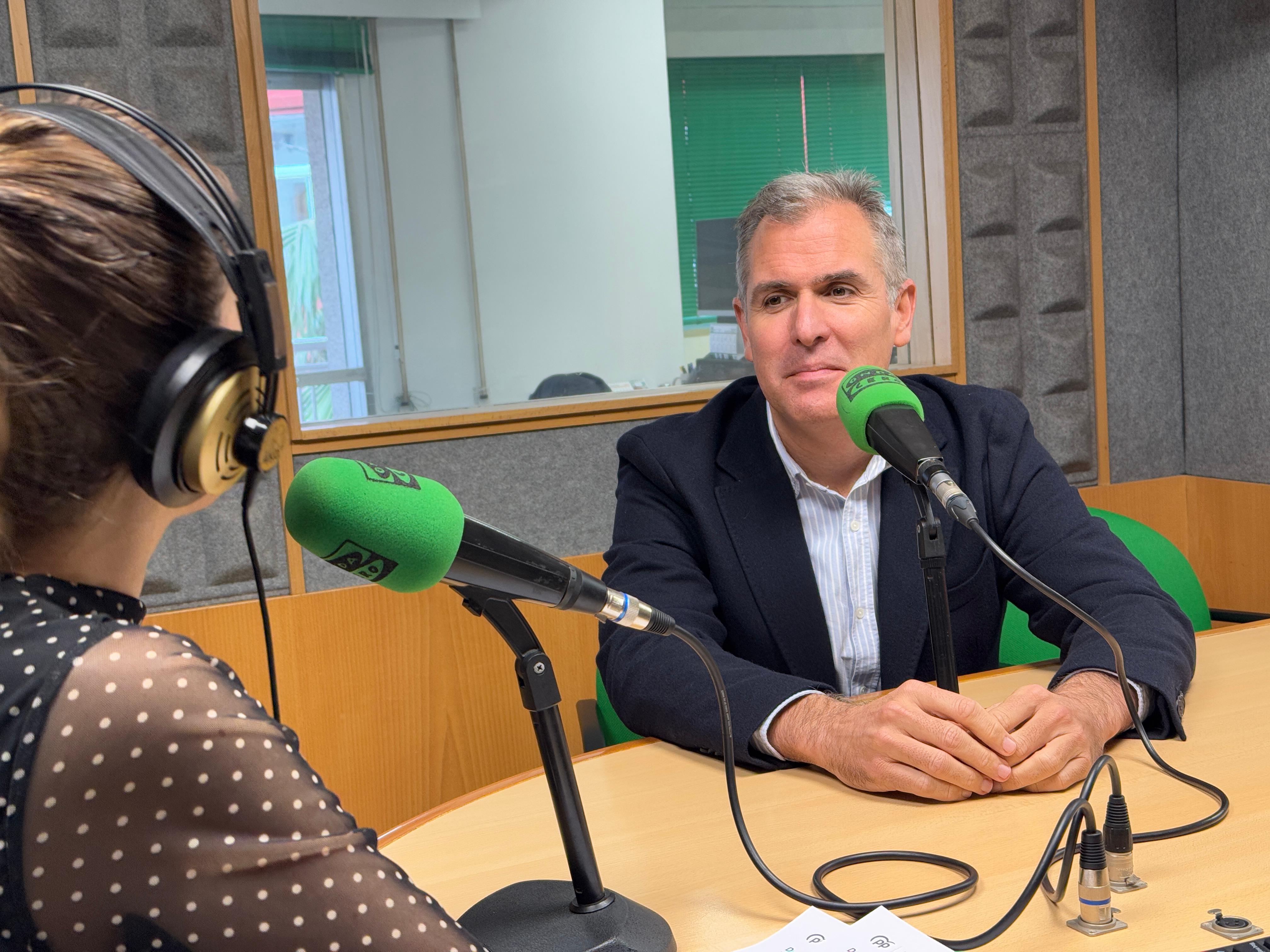 Rafa Domínguez: "No conozco a nadie que coja el coche de punto, es un despilfarro” Rafa Domínguez: "No conozco a nadie que coja el coche de punto, es un despilfarro”