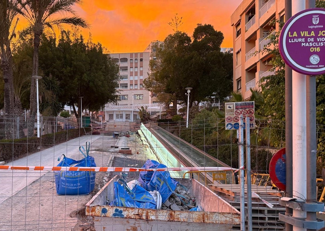 Villajoyosa contrata por más de medio millón de euros nuevas rampas mecánicas para el acceso a la playa por el parque Censal Villajoyosa contrata por más de medio millón de euros nuevas rampas mecánicas para el acceso a la playa por el parque Censal