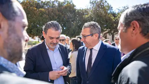 Vicente Arques, diputado PSOE, junto a Toni Pérez, presidente Diputación Vicente Arques, diputado PSOE, junto a Toni Pérez, presidente Diputación