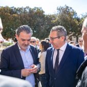 Vicente Arques, diputado PSOE, junto a Toni Pérez, presidente Diputación