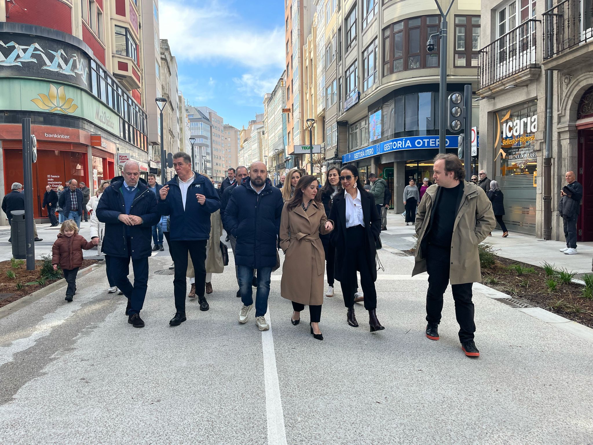 San Andrés reabre al tráfico tras doce meses de trabajos: "Es una calle llena de vida pensada para las personas" San Andrés reabre al tráfico tras doce meses de trabajos: "Es una calle llena de vida pensada para las personas"