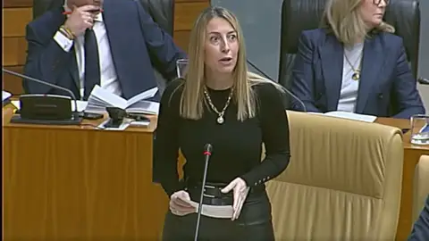 El acuerdo PP-Vox da luz verde al Decreto de Medidas fiscales y desatasca la legislatura El acuerdo PP-Vox da luz verde al Decreto de Medidas fiscales y desatasca la legislatura