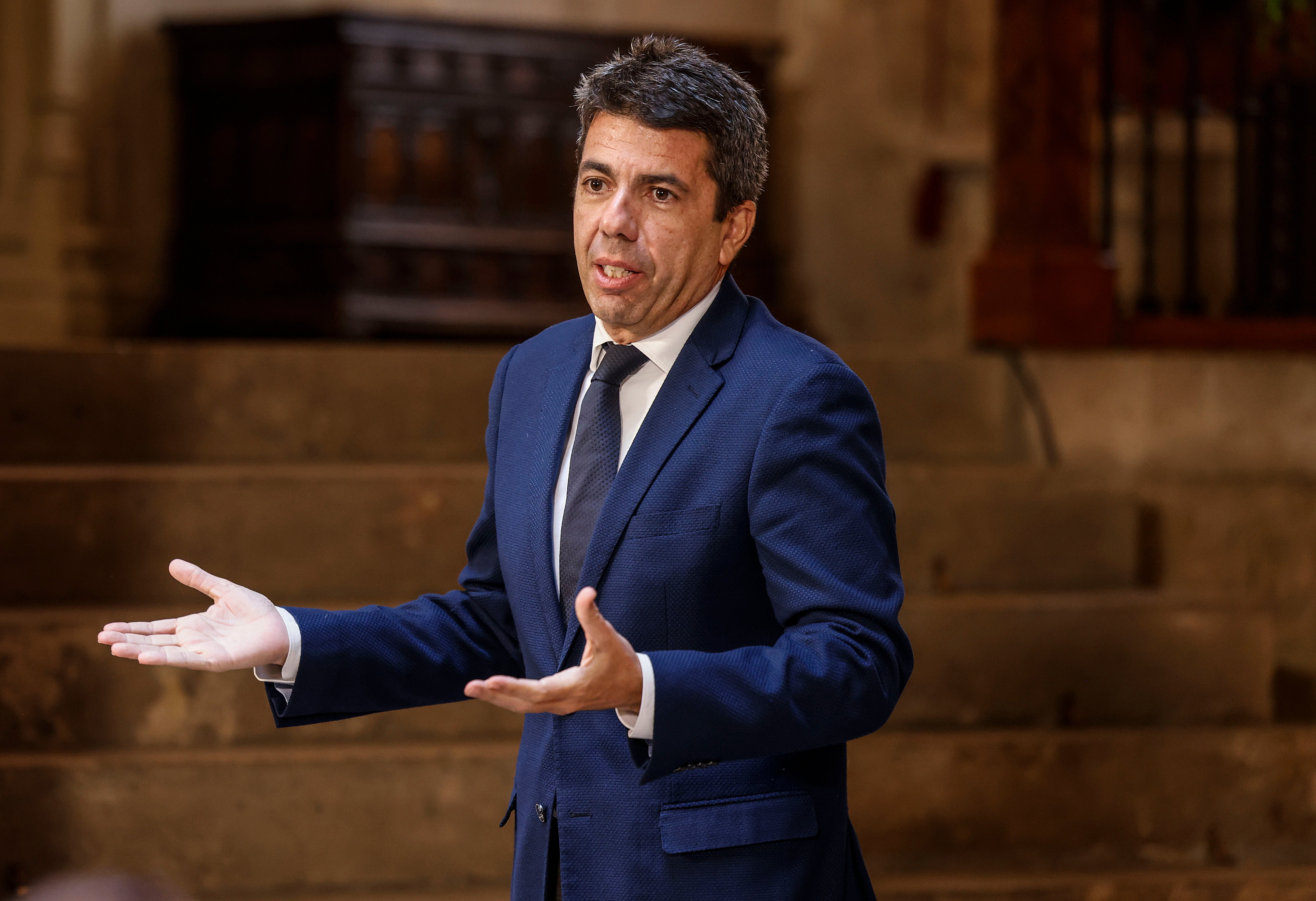 Las razones colaterales de Carlos Mazón para no dimitir: perdería el aforamiento y un sueldo anual de más de 90.000 euros Las razones colaterales de Carlos Mazón para no dimitir: perdería el aforamiento y un sueldo anual de más de 90.000 euros